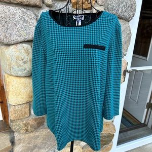 Serengeti teal and black knit top, women’s size Large